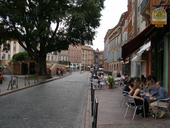  Terrasses de cafés (place Saint-Etienne)